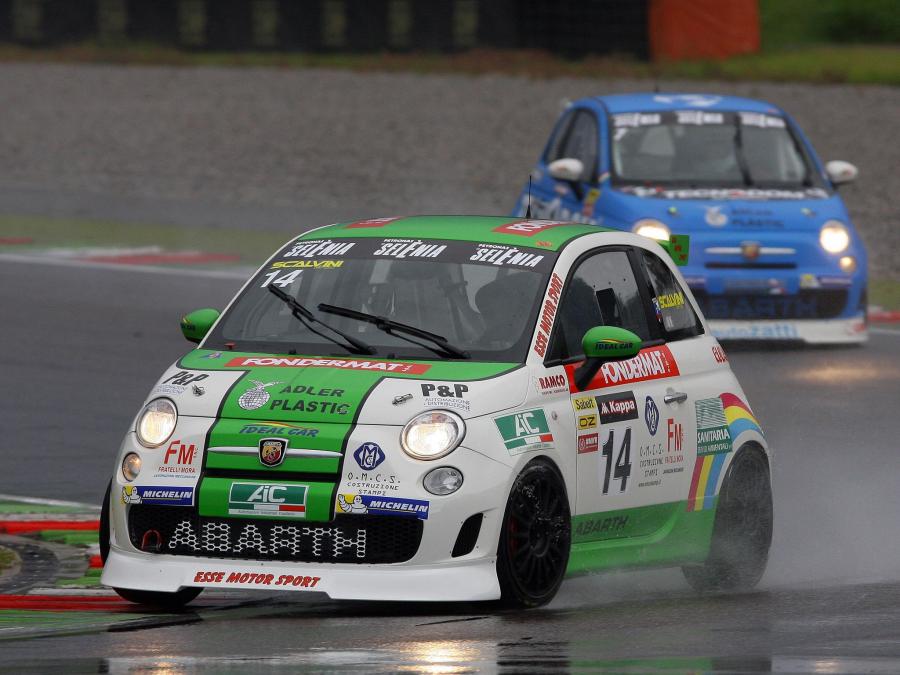  Abarth 695 Assetto Corse 2012 года  (фото 14 из 16)
